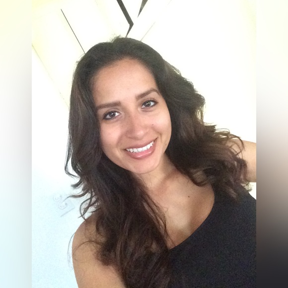 Meet your Posher, Genevie - Picture 3 of 4